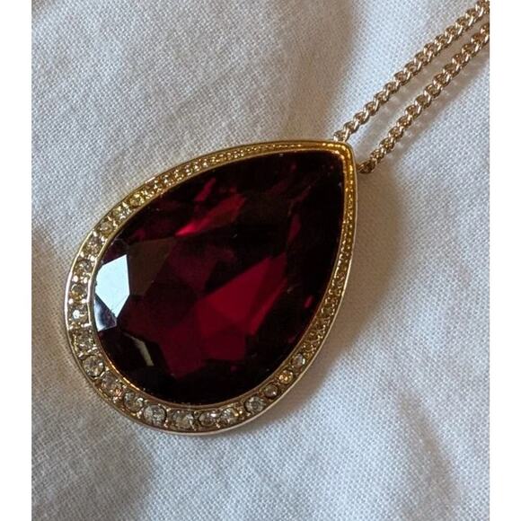 AVON Radiant Teardrop Necklace & Earring Giftset Goldtone w/Red Ruby Faux Stone - Picture 5 of 8